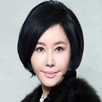 ペク・ヘジョン(2012年)(ユ・ヘリ)